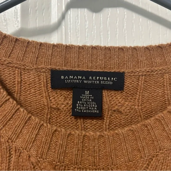 Banana Republic Luxury Winter Blend Cable Knit Sweater Medium - Picture 2 of 4